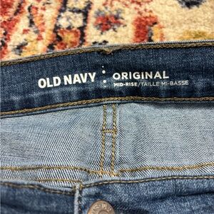 Old Navy Original Mid-Rise Jeans! Worn a handful of times!
